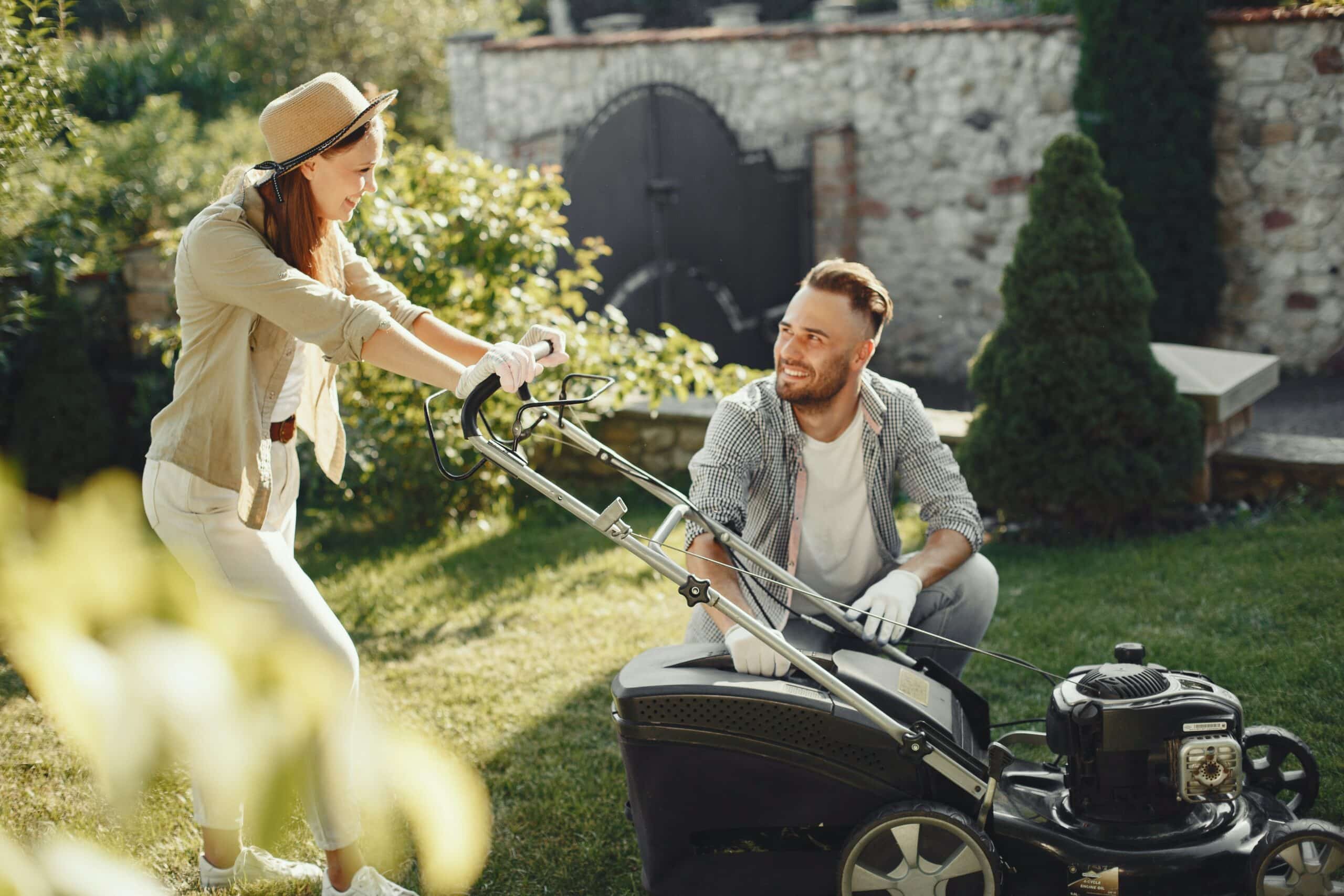 Få en smuk og ensartet græsplæne med en ny plæneklipper