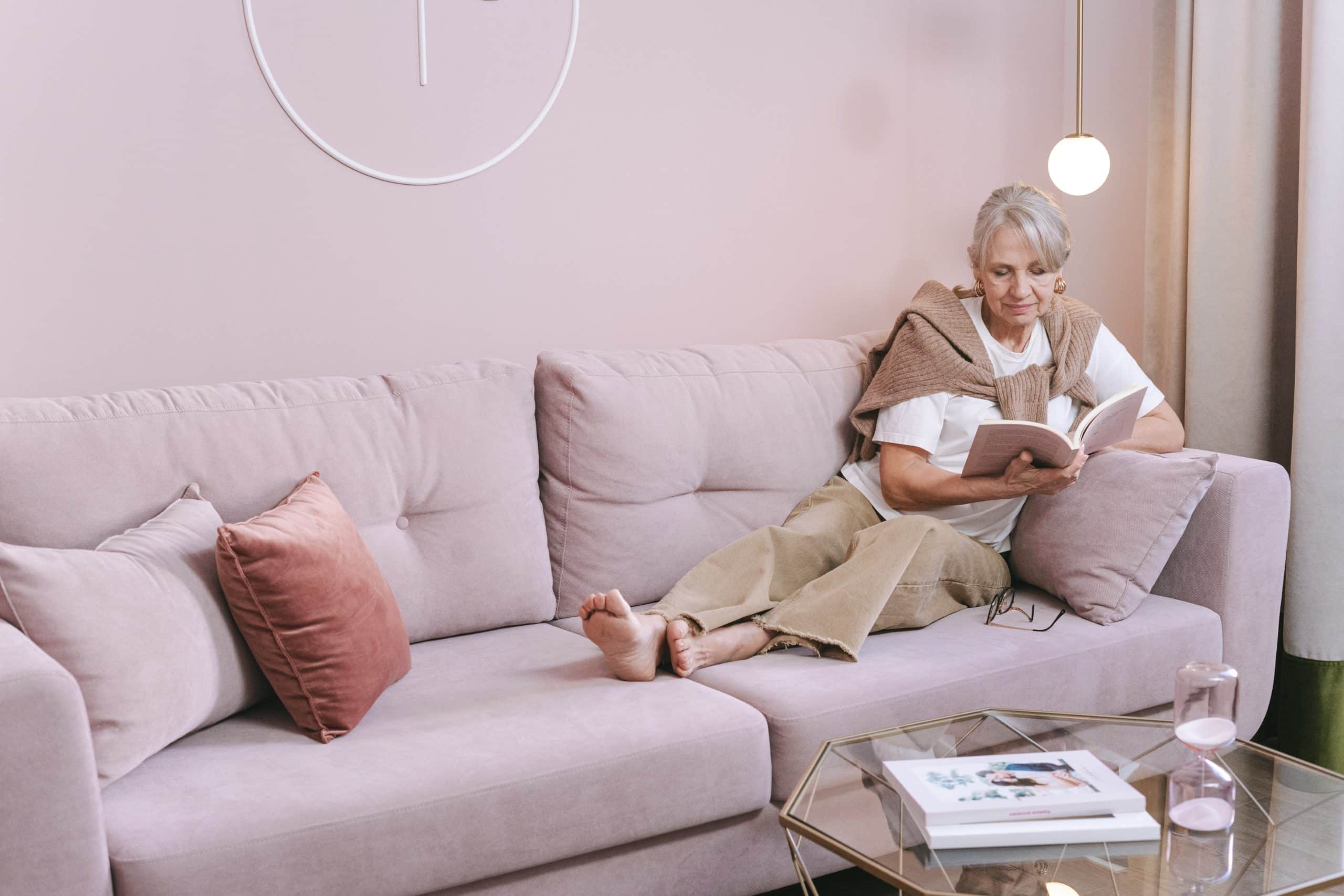 Hvor skal jeg placere min sofa i stuen?